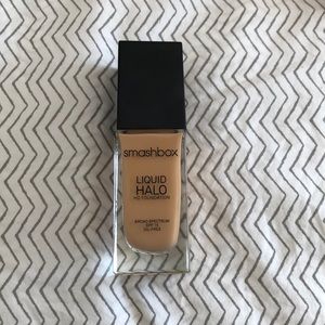 Smashbox Liquid Halo HD Foundation
